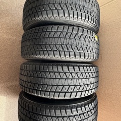 スタッドレスタイヤの画像
