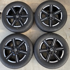 スタッドレスタイヤ：VRX2, 215/60R16, 21年47週製造,残溝5から6mm, ホイール:HONDA純正, Vesel で使用の画像