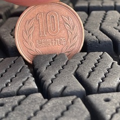 スタッドレスタイヤ：VRX2, 215/60R16, 21年47週製造,残溝5から6mm, ホイール:HONDA純正, Vesel で使用の画像