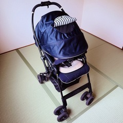 Combi メチャカル ハンディ オート4キャス ベビーカーの画像
