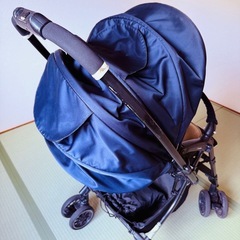 Combi メチャカル ハンディ オート4キャス ベビーカーの画像