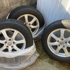 スタッドレスタイヤ、ホイールセットの画像