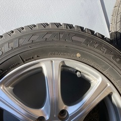 スタッドレスタイヤ、ホイールセットの画像