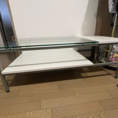 ニトリガラステーブルの画像