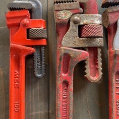パイプレンチ4本の画像
