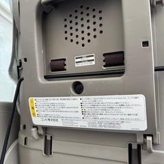 コンビ手動スイングハイローチェアの画像