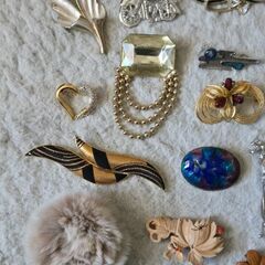 ブローチ 16個 まとめ売り アクセサリー ヴィンテージ プードル バイク 昭和の画像