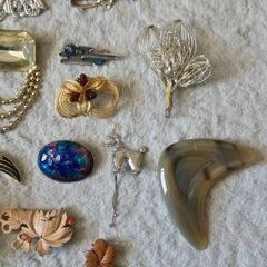 ブローチ 16個 まとめ売り アクセサリー ヴィンテージ プードル バイク 昭和の画像