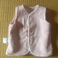 UNIQLO／ピンク リバーシブルベストの画像