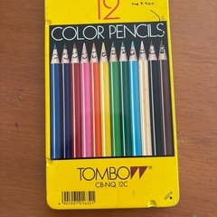 クレヨンと色鉛筆セットの画像