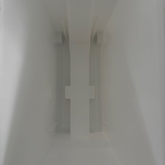 【未使用近い】ニトリ  棚下でも使えるペダルペール(32L ホワイト)の画像