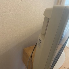 テレビ、テレビ台の画像