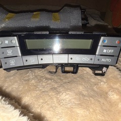 30プリウス後期エアコンスイッチの画像