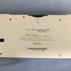 （プレイステーション・ヴィータ）3G/Wi-Fiモデル クリスタル・ブラックと白色のニンテンドーDS販売します。の画像