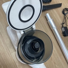 【動作良好】yoma コードレス掃除機 N3 ホワイト スティッククリーナーの画像