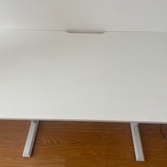 昇降式デスクの画像