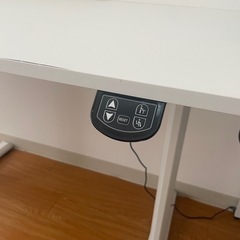 昇降式デスクの画像