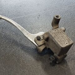 フロントブレーキマスターシリンダー　□　アクシストリート　SE53Jの画像