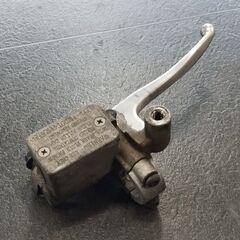 フロントブレーキマスターシリンダー　□　アクシストリート　SE53Jの画像
