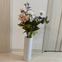 ニトリ　フラワーベース　造花　セットの画像