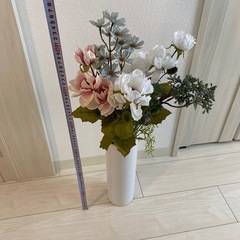 ニトリ　フラワーベース　造花　セットの画像