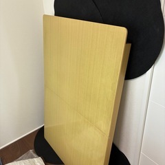 ダイニングテーブルの画像