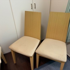 ダイニングテーブルの画像