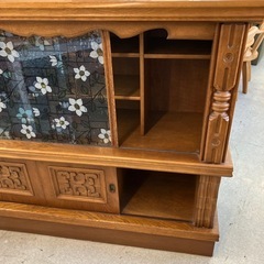 A2511-264 昭和レトロ サイドボード 花柄 ステンドグラス風 キズ汚れ有りの画像