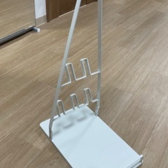 コードレス掃除機スタンド サイクロン掃除機スタンド スティッククリーナースタンドの画像