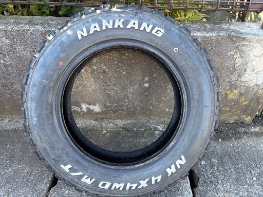 ナンカンブロックタイヤ