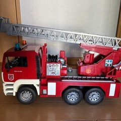 ブルーダー　消防車　光　音が鳴るの画像