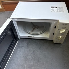 電子レンジ　ハイアール　白の画像