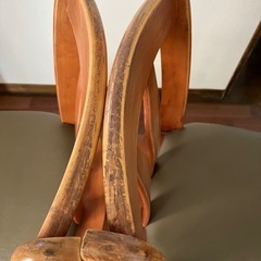 回転式ダイニングチェアー2脚の画像