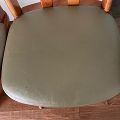 回転式ダイニングチェアー2脚の画像