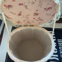 ローズ柄　レース　物入れの画像