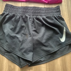 NIKE ティシャツとショートパンツセットの画像
