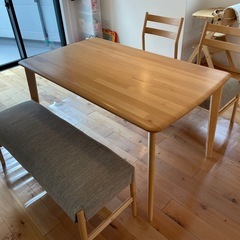 ダイニングテーブルセットの画像