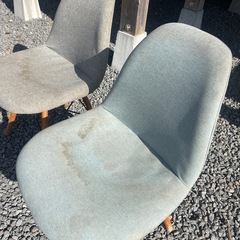 椅子二脚あげますの画像