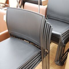 大量入荷!! スタッキングチェア 幅515×奥行530×高さ805mm 肘掛無し ブラック ミーティングチェア 黒 椅子 いす イス 店舗 会議 まとめて購入大歓迎!! 札幌市 清田区 平岡の画像