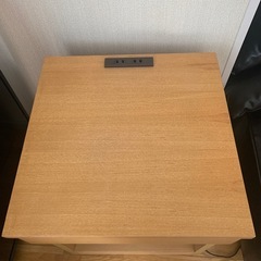 ベッドサイドテーブルの画像