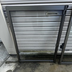 窓サッシ 幅560×縦820の画像