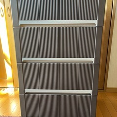 衣装ケース（4段、取り外し可能）