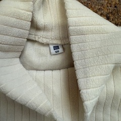 ユニクロ タートルネック　120の画像