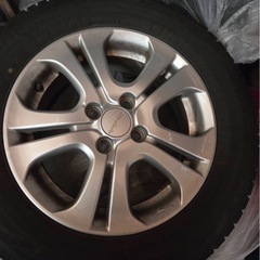 スタッドレスタイヤの画像