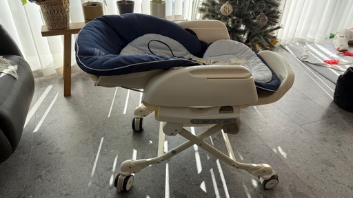 コンビ ネムリラ4キャス オートスイング 電動ハイローチェア