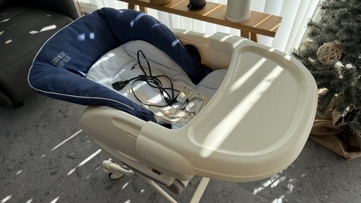 コンビ ネムリラ4キャス オートスイング 電動ハイローチェア