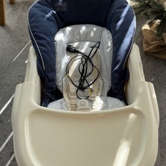 コンビ ネムリラ4キャス オートスイング 電動ハイローチェアの画像