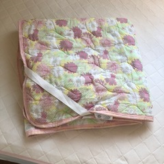 まもなく処分収納付きシングルベッド、マットレスつきの画像