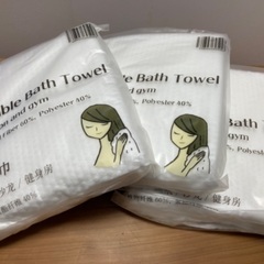 ✴︎簡易レインコート8個・簡易バスタオル3枚の画像