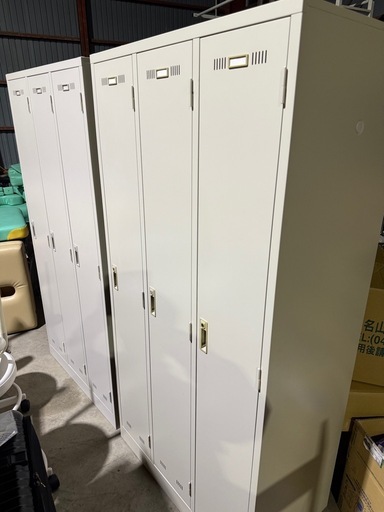 2台あります！極上品 スチールロッカー 3人用ロッカー 鍵付き/SLK-3 日本製